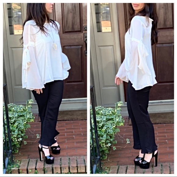 ONLY SIZE S ✨LAST ONE✨Gorgeous bell sleeves blouse - Picture 4 of 8